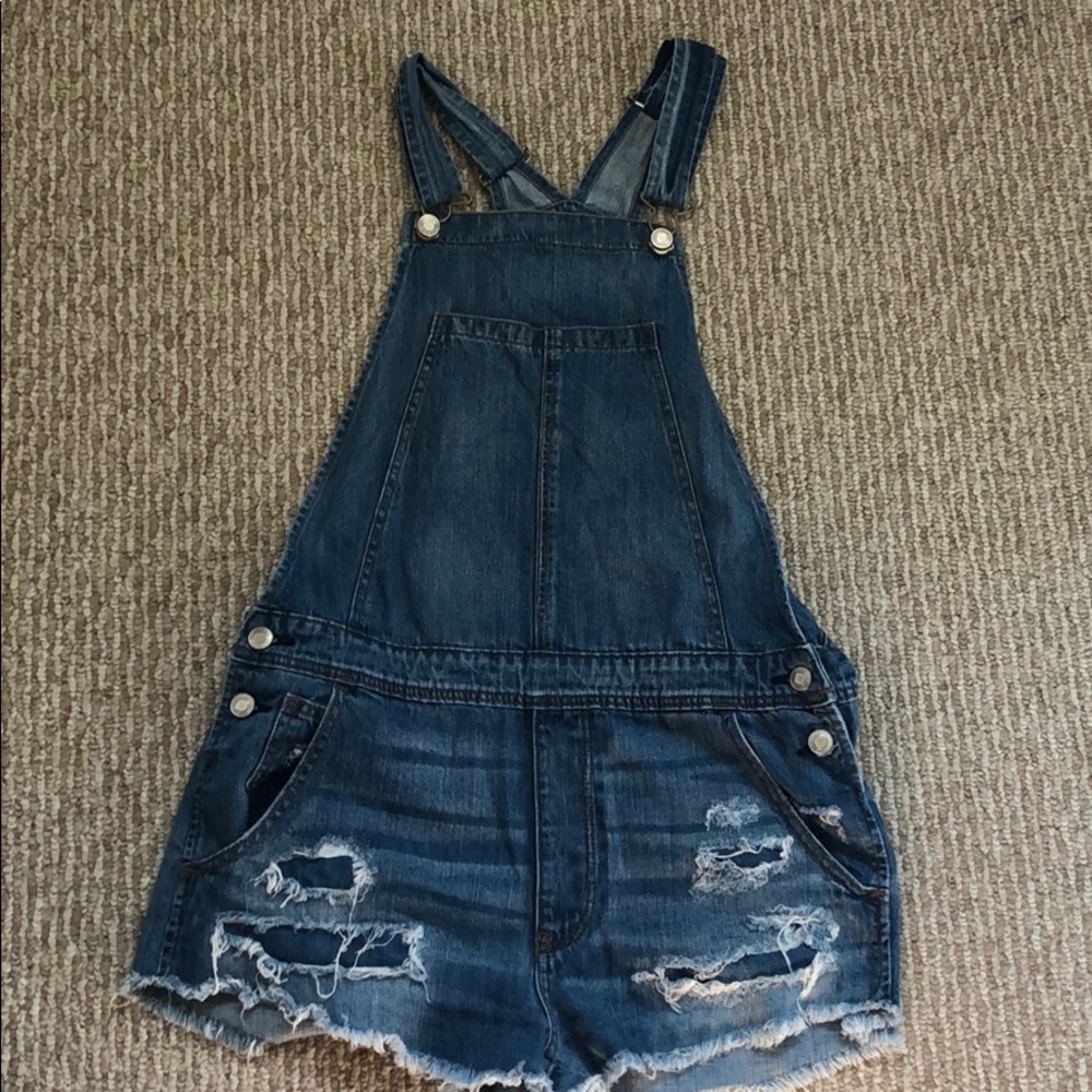 Cute, never worn overalls!!